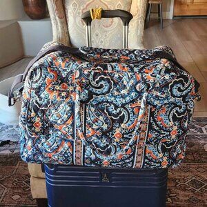 VERA BRADLEY XL DUFFLE BAG